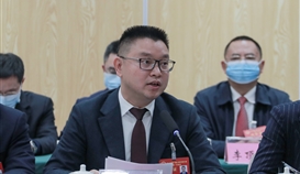 周平董事长参加市八届人大一次会议沙湾区分团审议并发言:坚持走低碳、绿色的高质量发展之路